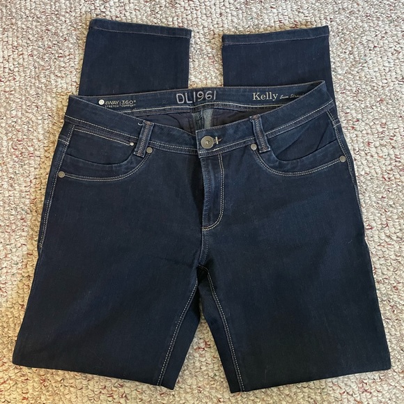 DL1061 - Kelly Slim Straight jeans, 4 way stretch, 360 comfort - Picture 2 of 4